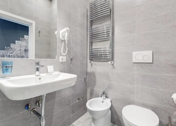 לינה וארוחת בוקר Ripetta Executive 3*